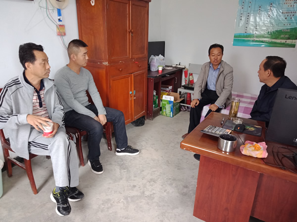 隴運集團公司黨委書記、董事長李寅祥同志深入琵琶鎮(zhèn)寧強村開展幫扶工作