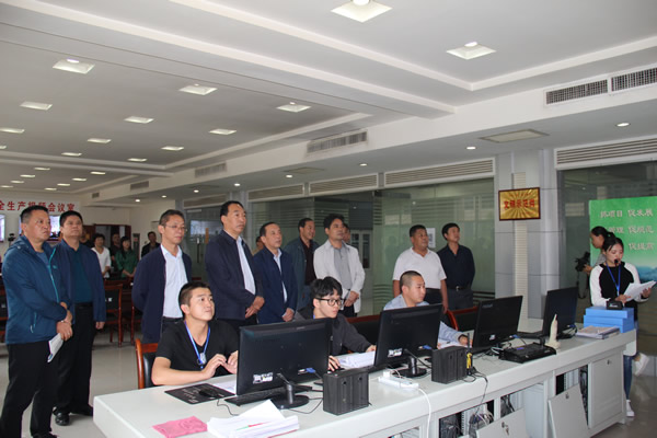 市安委辦主任、安監(jiān)局局長(zhǎng)李永宏一行到隴運(yùn)集團(tuán)公司檢查指導(dǎo)工作