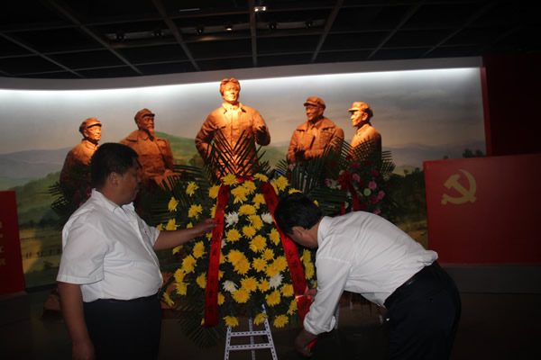 隴運(yùn)集團(tuán)公司黨委開展“不忘初心、牢記使命”紀(jì)念建黨98周年主題黨日活動(dòng)