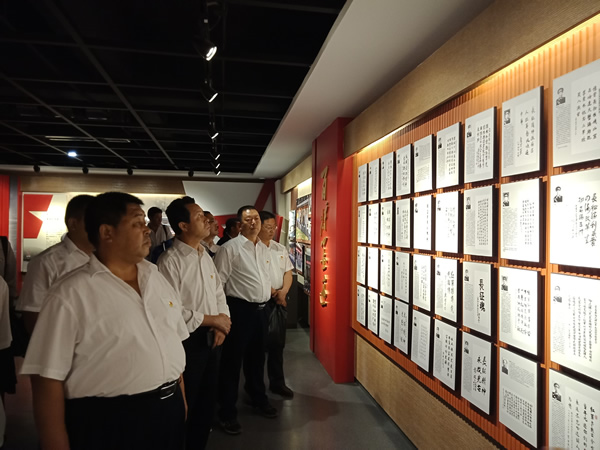 隴運(yùn)集團(tuán)公司黨委開展“不忘初心、牢記使命”紀(jì)念建黨98周年主題黨日活動(dòng)