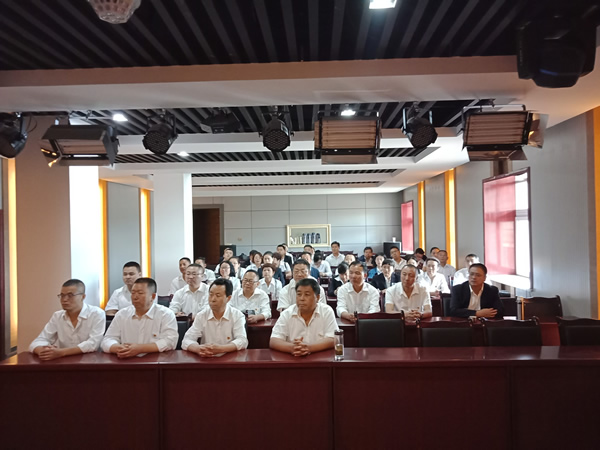 隴運(yùn)集團(tuán)公司黨委開展“不忘初心、牢記使命”紀(jì)念建黨98周年主題黨日活動(dòng)