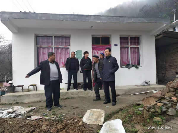 隴運集團(tuán)公司開展“解難題、辦實事、送溫暖”主題黨日活動